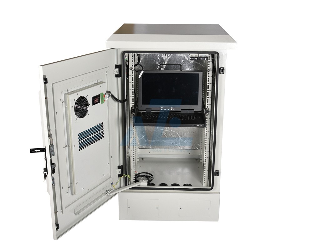 16U 32inch Wide x 32inch Deep NEMA 4 Outdoor Enclosure with 1000BTU Air